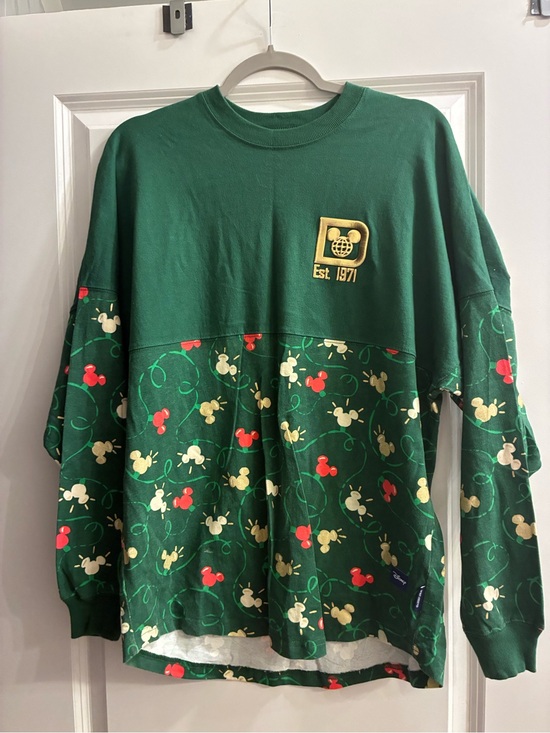 SPIRIT JERSEY Tops - Adult size small Walt Disney World Christmas spirit jersey